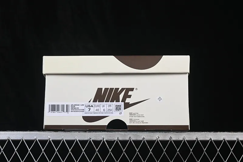 All categories Air Jordan Jordan series basketball shoes Air Jordan 1 Low ZG version Travis Scott x Air Jordan 1 Low OG AJ1 Joe 1 undercut low top full head layer DM7866-202